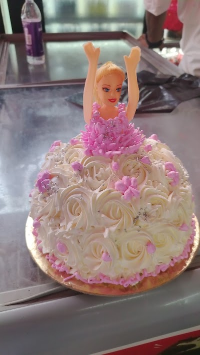 BAKE5YD6FS2B_Radha_ice-cream___cake_shop_ChIJu_-xxAMj8jkRSO4mQGu2C1Y_6