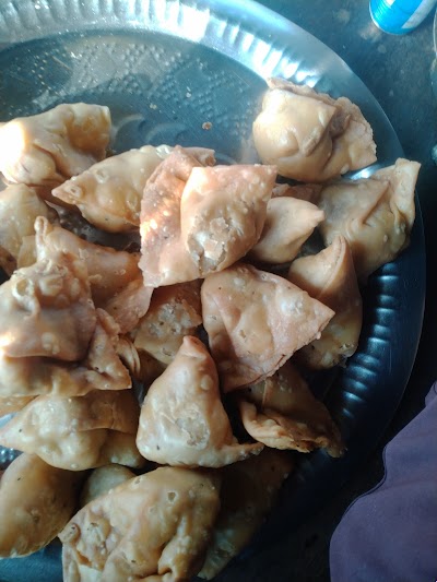 BAKEAUR1W15R_Samosa_Dukan_ChIJEU0wgSXz8TkRbJOb-j_cTCs_1