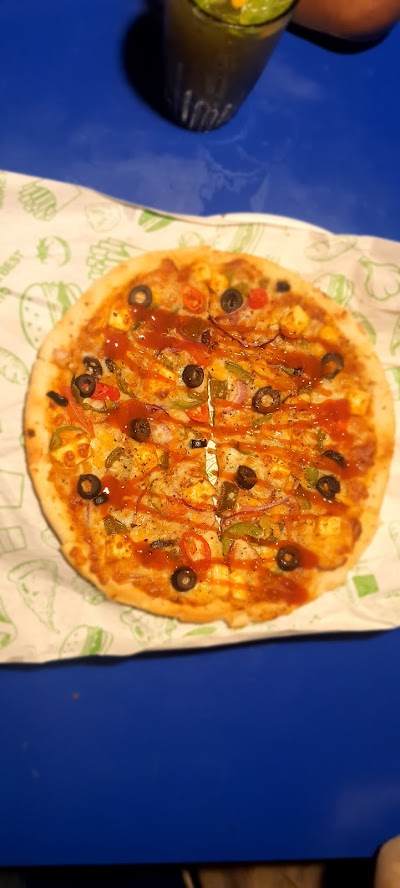 BAKEAWB7N1V9_The_moon_cafe_ChIJedX74Joj8jkRRMDRXTQ0qBk_7