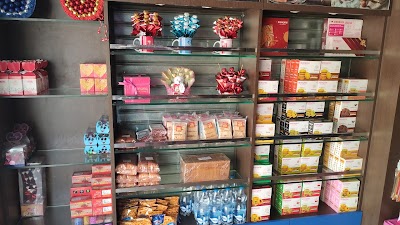 BAKECTTMV32F_Monginis_Cake_Shop_ChIJaTKrxNwr8jkRtMEB01lmcmA_5