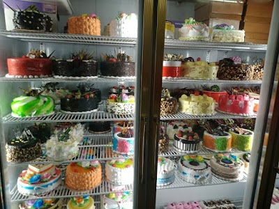 BAKEFN86WW2R_HAPPY_BIRTHDAY_CAKE_PLACE_ChIJCZIdYvpD8jkR6Br-C5CHJbY_1