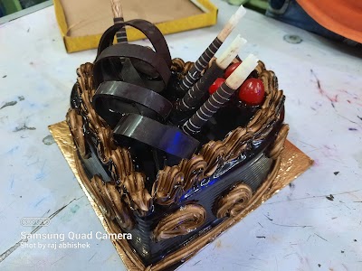 BAKEFN86WW2R_HAPPY_BIRTHDAY_CAKE_PLACE_ChIJCZIdYvpD8jkR6Br-C5CHJbY_7
