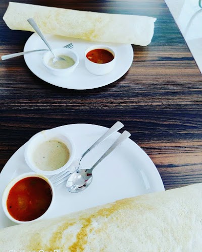 BAKEUH1P4PCM_The_Halt_Restaurant_by_Kshirsagar_ChIJM927Wqcb8jkRw-wv38ss9_w_6