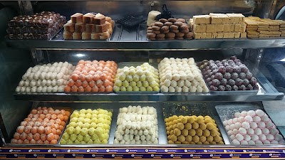 BAKEWVRQ5AFM_Manbhavan_Sweets_ChIJFyVeveEp8jkRVsu_8M75Wgo_5