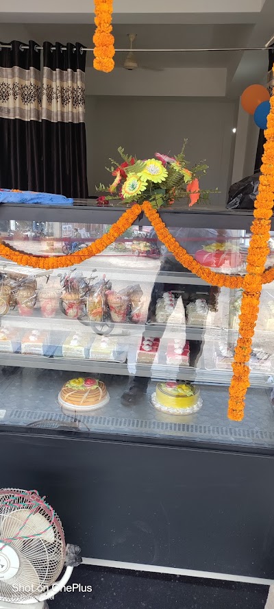 BAKEXSS8NRJE_The_Desi_Cake_ChIJKwng3zVD8jkRT4caiqP64ds_5