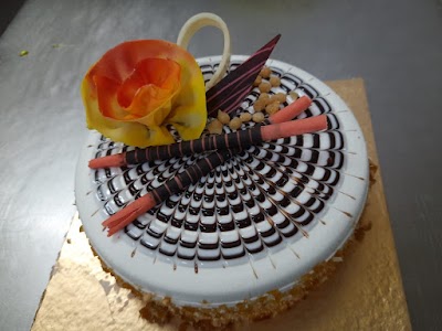 BAKEZUAIYJ5L_The_Garib_Bakery_ChIJZ4jGNyEj8jkRZGr97oQTr38_2