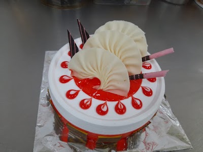 BAKEZUAIYJ5L_The_Garib_Bakery_ChIJZ4jGNyEj8jkRZGr97oQTr38_4