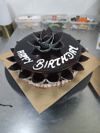 BAKEZUAIYJ5L_The_Garib_Bakery_ChIJZ4jGNyEj8jkRZGr97oQTr38_5