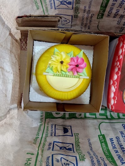 BAKEZUAIYJ5L_The_Garib_Bakery_ChIJZ4jGNyEj8jkRZGr97oQTr38_8