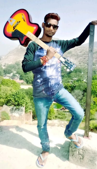 COLLMV7MKTXR_Gandhi_High_School_ChIJy_7j4aoW8jkR3Mwcg3aEpcc_4