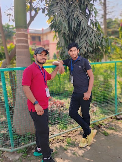 COLLOWRYAGZ5_gd_college_ChIJVVVVFVoF8jkRg18GzAq5ops_8