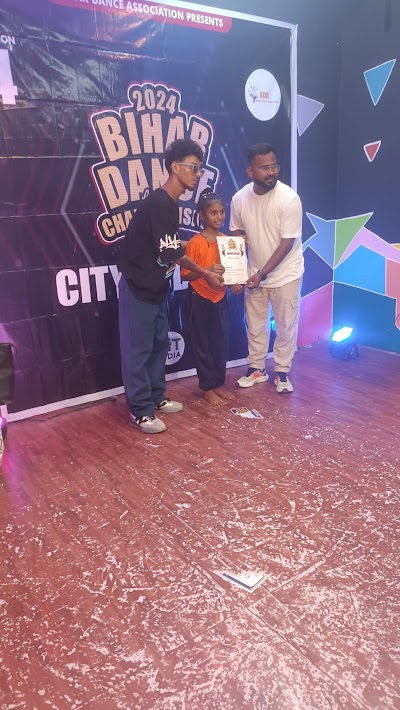 DANCEI0FM2SQ_SS_DANCE_ACADEMY_ChIJ11gZgIVd8jkR6xbOyWZQBTY_4