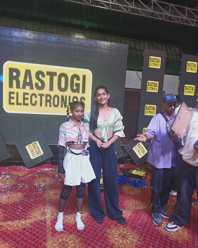 DANCEI0FM2SQ_SS_DANCE_ACADEMY_ChIJ11gZgIVd8jkR6xbOyWZQBTY_8