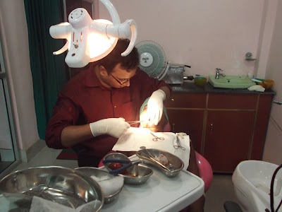 DENT2U83B6F6_Chandra_Dental_Clinic_ChIJ48AJEUsj8jkRhE8-bHLLI9M_9