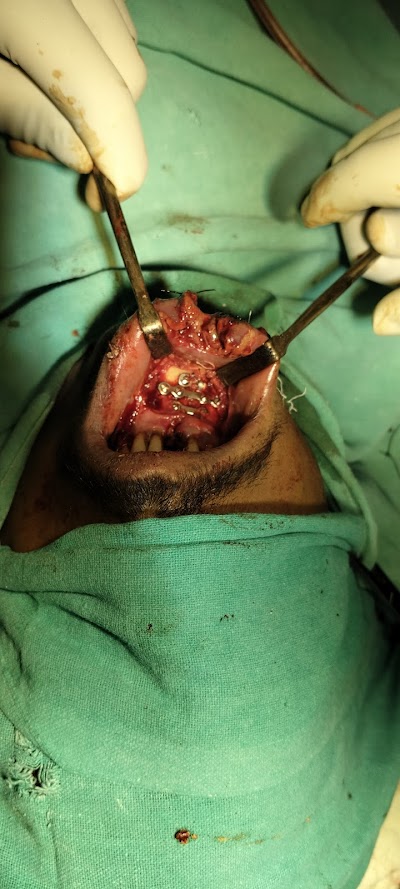 DENTNGPPO4H7_Dr_Gaurav_ChIJsYMXRAAb8jkRl-RE4S4q76U_2