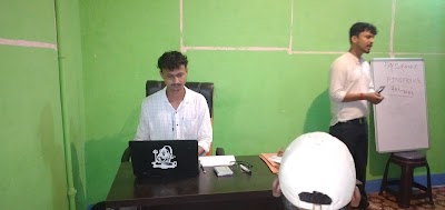 FINAGNGHPOCZ_PaySurance_Finservice_LLP_ChIJr_4AfeIb8jkRBks8VpgxLDQ_1