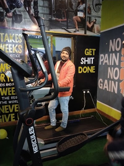 GYM83ONWXUY8_V_K_Fitness_Club_ChIJQZOGZo8R8jkRzGUP3gjsHNg_10