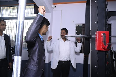 GYMF0SJ74YYU_Golden_Gym_khaira_ChIJQzRZctgr8jkRpag0PzoLNCY_4