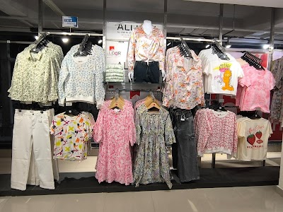 GYMF2BA84K7E_V-Mart_-_Begusarai_ChIJ5UJG7Sob8jkRVyKN7iWhwmc_3