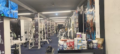 GYMIA8SZEU0W_Lucky_fitness_gym_ChIJw74NGgAj8jkRHQmYBHDUbeg_2