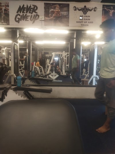 GYMIA8SZEU0W_Lucky_fitness_gym_ChIJw74NGgAj8jkRHQmYBHDUbeg_7