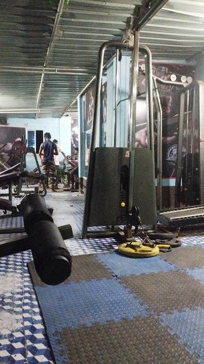 GYMYWHUQPHY5_LIONS_DEN_FITNESS_ChIJBaCLeCgr8jkRo0mLMDjF7Zw_1