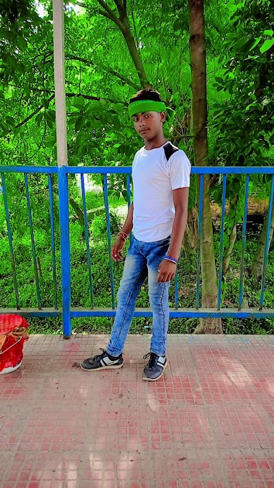 LAUN90LDJ41A_Lakhochak_ChIJCWndut0j8jkR7MBPqyzqNT8_1