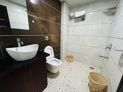 LAUNUWXBZAT9_The_Kaushalya_Regency_Banquet___Hotel_ChIJNxGwqzUj8jkRGGcI4-0cI_0_3