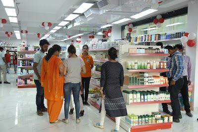 LAUNXZMWOYP1_11_Crossings_ChIJzZS9cqtX7TkRhOMPO072HlA_6