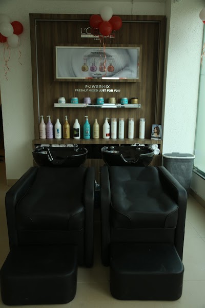 LAUNXZMWOYP1_11_Crossings_ChIJzZS9cqtX7TkRhOMPO072HlA_7