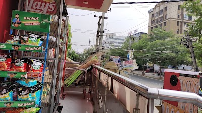 LAUNXZMWOYP1_11_Crossings_ChIJzZS9cqtX7TkRhOMPO072HlA_9