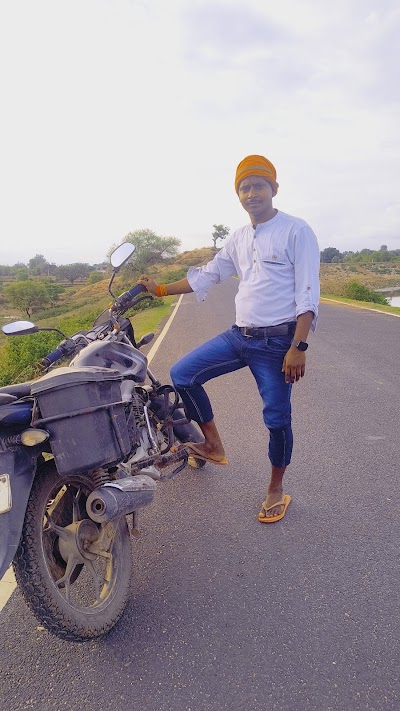 MANF8PP4NAFI_Papers_wall_putty_ChIJQW59fkkT8jkRoCqGmI4ZgBg_1