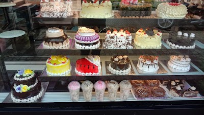 MANFAVW8GQSQ_CAKE_IN_KILO_ChIJlcyK4dsj8jkRbrj9uTbIqQM_4