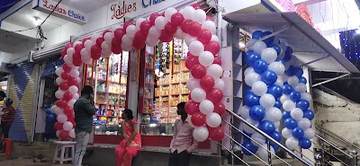 MANFF1709CES_Ladies_Choice_ChIJcZDqskIX8jkRvCGHd7kSBd0_2