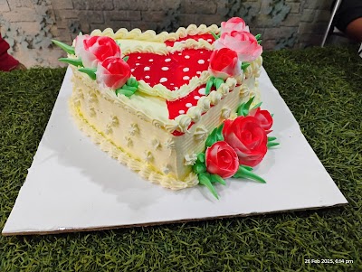 MANFNW6W5MLS_The_Celebration_Store_Live_Cake_Shop_ChIJRZqsPYAX8jkR2gAMKngDWHw_4