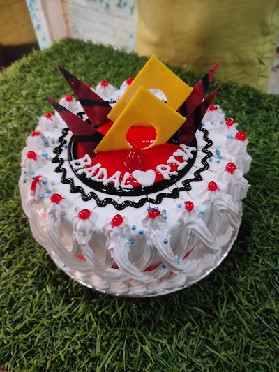 MANFNW6W5MLS_The_Celebration_Store_Live_Cake_Shop_ChIJRZqsPYAX8jkR2gAMKngDWHw_7