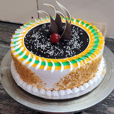 MANFNW6W5MLS_The_Celebration_Store_Live_Cake_Shop_ChIJRZqsPYAX8jkR2gAMKngDWHw_8