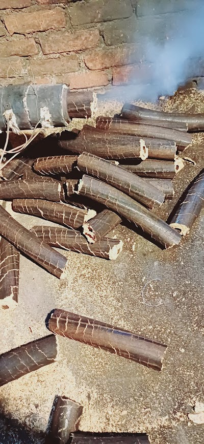 MANFV28YF7L0_Vicky_lakri_mil_ChIJO6C1cwA98jkR11ylzpay7rg_3