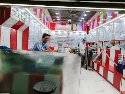 OPTEYYZOQAJW_New_Bombay_Optical_ChIJyXoq4Sgb8jkRopY8pvD1dCQ_2