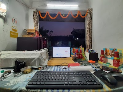 PARL5E1XN840_JOB_COMPUTER_S___ICE_CREAM_PARLOUR_ChIJv2XLlO8X8jkR6DchSxrRH68_2