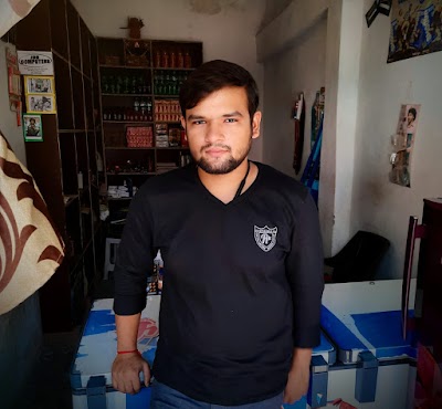 PARL5E1XN840_JOB_COMPUTER_S___ICE_CREAM_PARLOUR_ChIJv2XLlO8X8jkR6DchSxrRH68_9