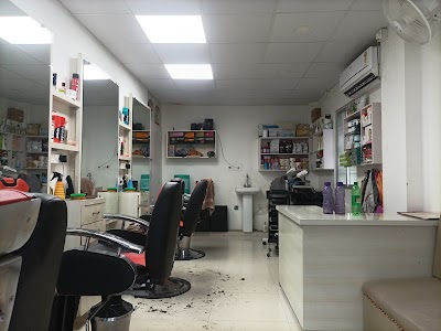 PARL8RRFV6ND_Madan_saloon__beauty_parlour_ChIJx_uDN7n38TkR8uFVG6TvFG0_1