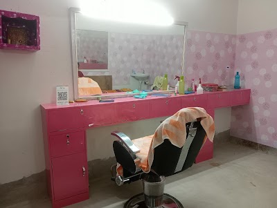 PARL9N7FHYKB_Glow___Care_ladies_beauty_parlour_ChIJDfiDzSEr8jkRA-as67KJYps_1