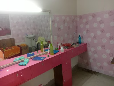 PARL9N7FHYKB_Glow___Care_ladies_beauty_parlour_ChIJDfiDzSEr8jkRA-as67KJYps_5