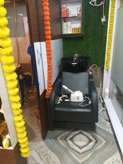 PARLBLKCQJ5W_Zoom_salon_ChIJvdejB9Ur8jkRAZxGxgR37pc_10