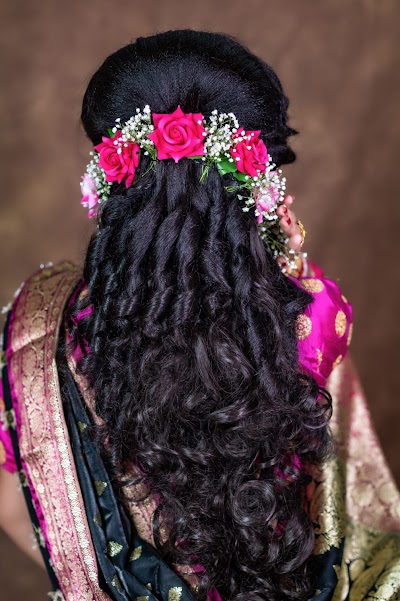 PARLBLKCQJ5W_Zoom_salon_ChIJvdejB9Ur8jkRAZxGxgR37pc_6