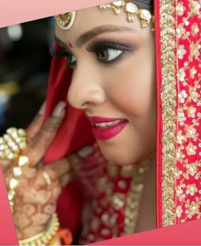 PARLC9GV8GBD_Modern_beauty_parlour_ChIJC0Gu5xpD8jkR7hsnRxyLJsA_1