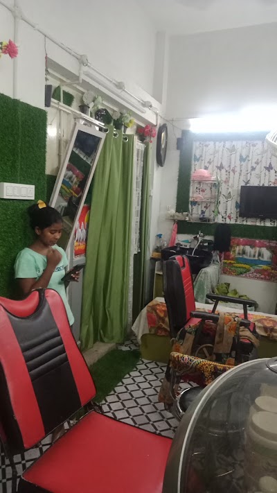 PARLFNIKW42T_Priya_Makeover_beauty_academy_barh_ChIJdTivB4t78jkRpxf8MEyP7lw_7