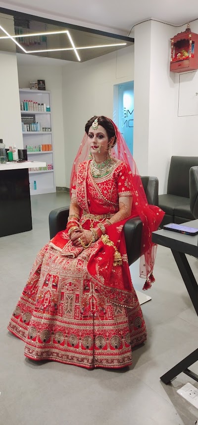 PARLIX5B3KVR_The_Loreal_ChIJn9KsI8Zt8jkRSvJ5Fgq2ne0_3