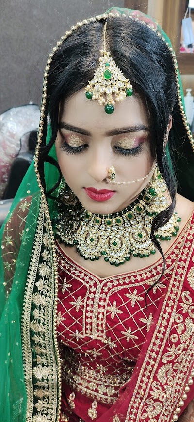 PARLIX5B3KVR_The_Loreal_ChIJn9KsI8Zt8jkRSvJ5Fgq2ne0_4